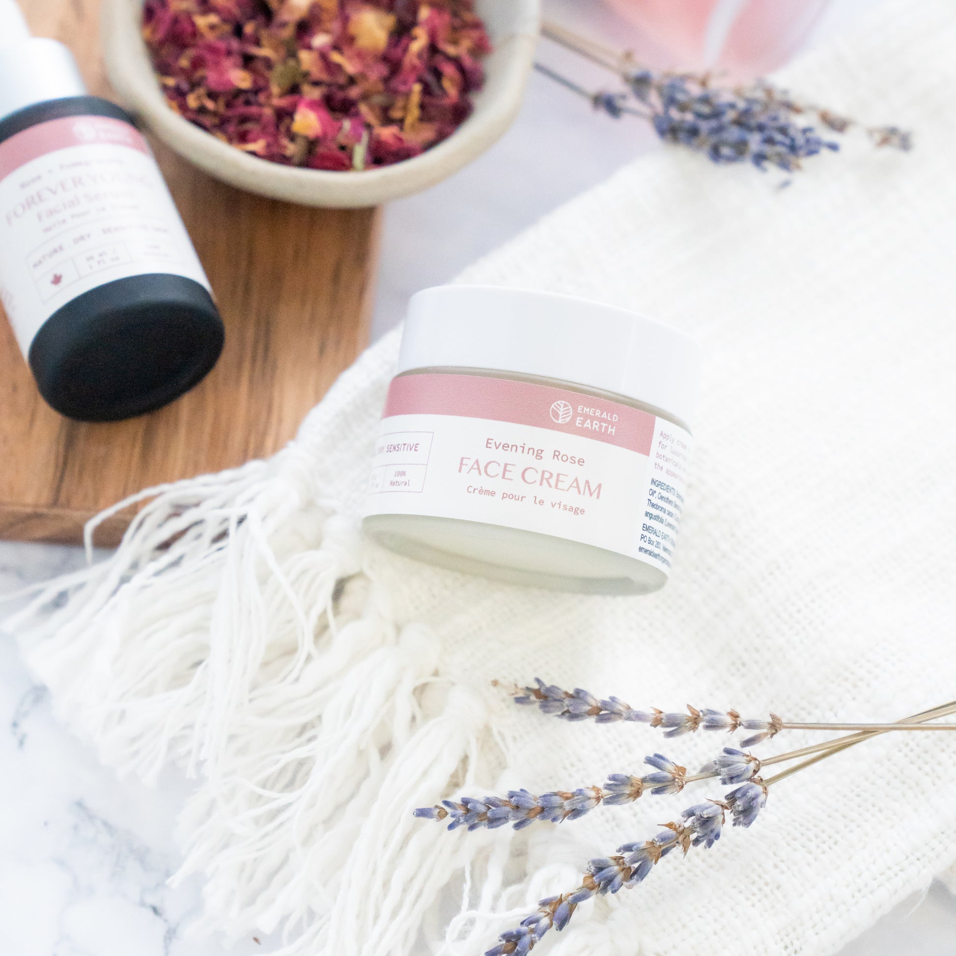 hydrating face cream for dry and sensitive skin